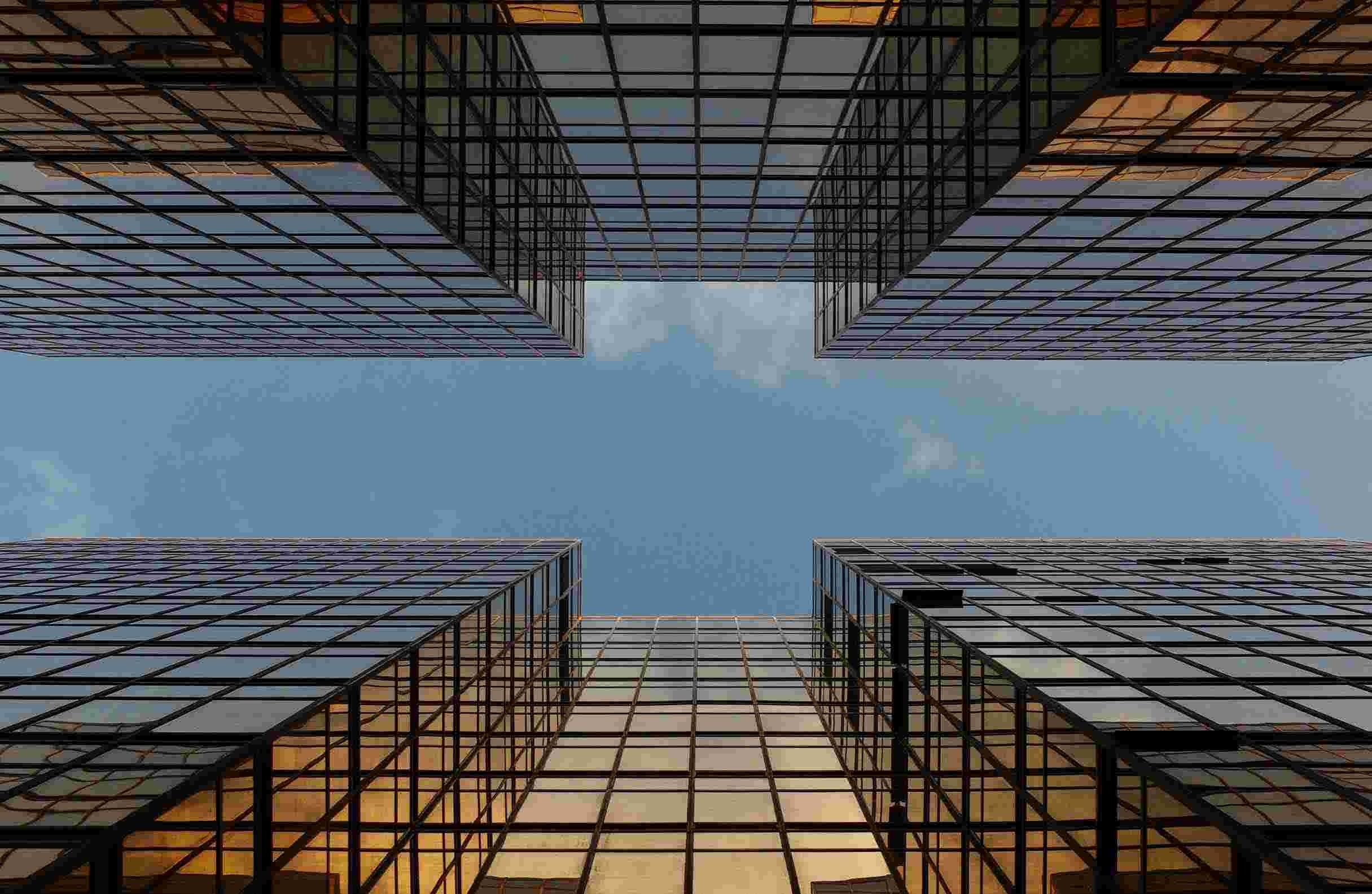 Stroomlijning van voorraadbeheer met UHF RFID-stickers: Verbetering van winkelactiviteiten