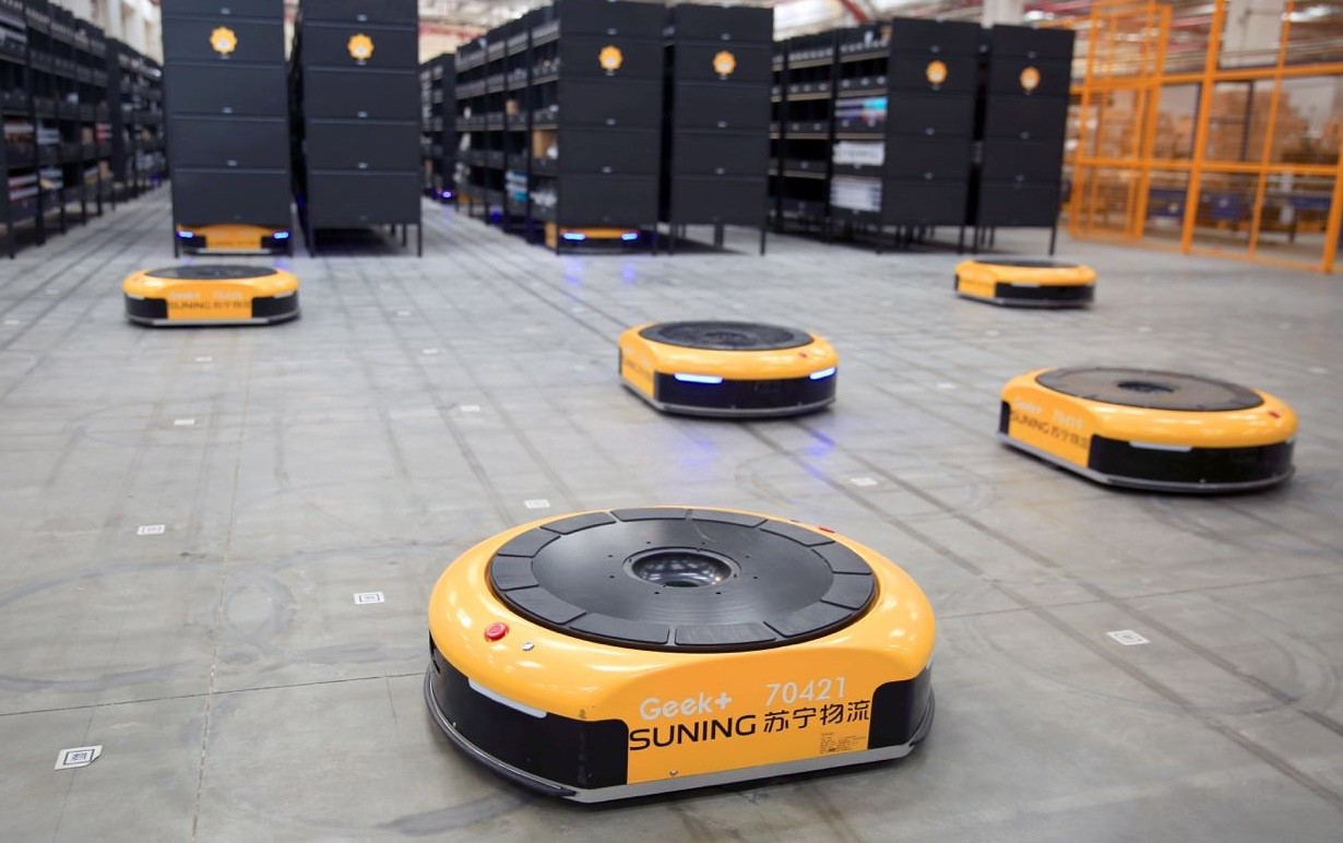 Toepassing van RFID-technologie op een geautomatiseerde assemblagelijn met AGV-robots.