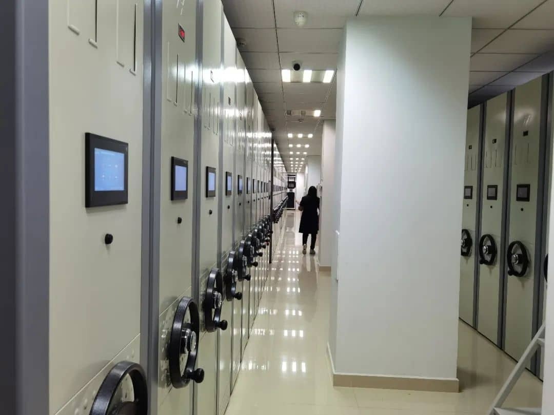 Slimme gerechtelijke archieven: RFID inzetten voor veilig en traceerbaar beheer van gerechtelijke documenten.