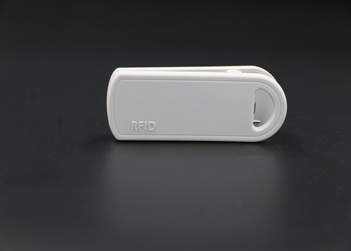 UHF-clip kledinglabel