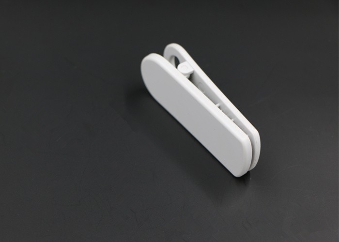 UHF-clip kledinglabel