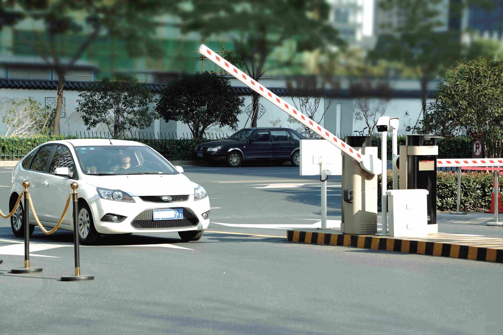 Waarom UHF RFID-technologie de aanwezigheidsregistratie en toegangscontrole van voertuigen transformeert